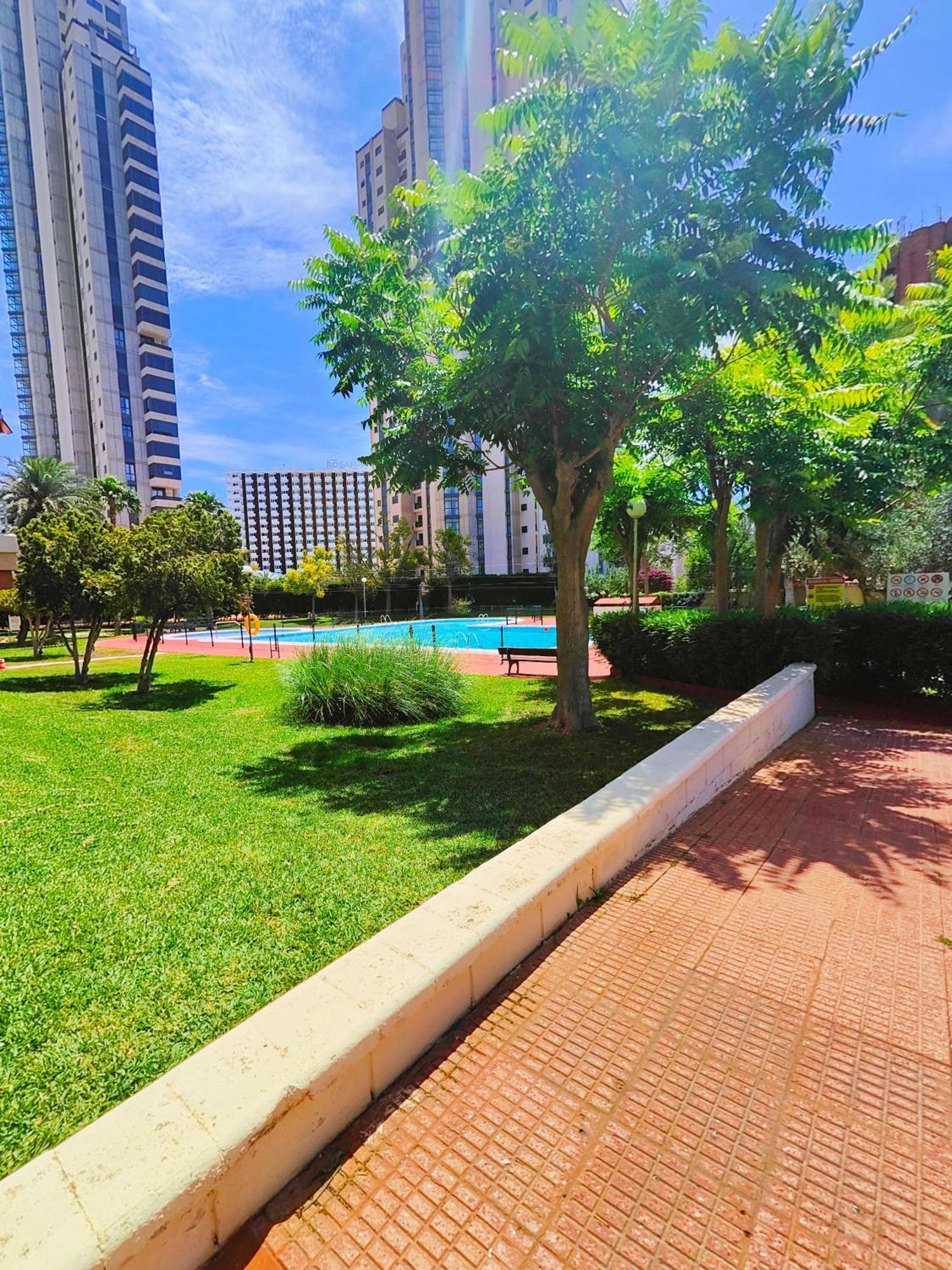 Luxury Lidersol Apartment Benidorm Bagian luar foto