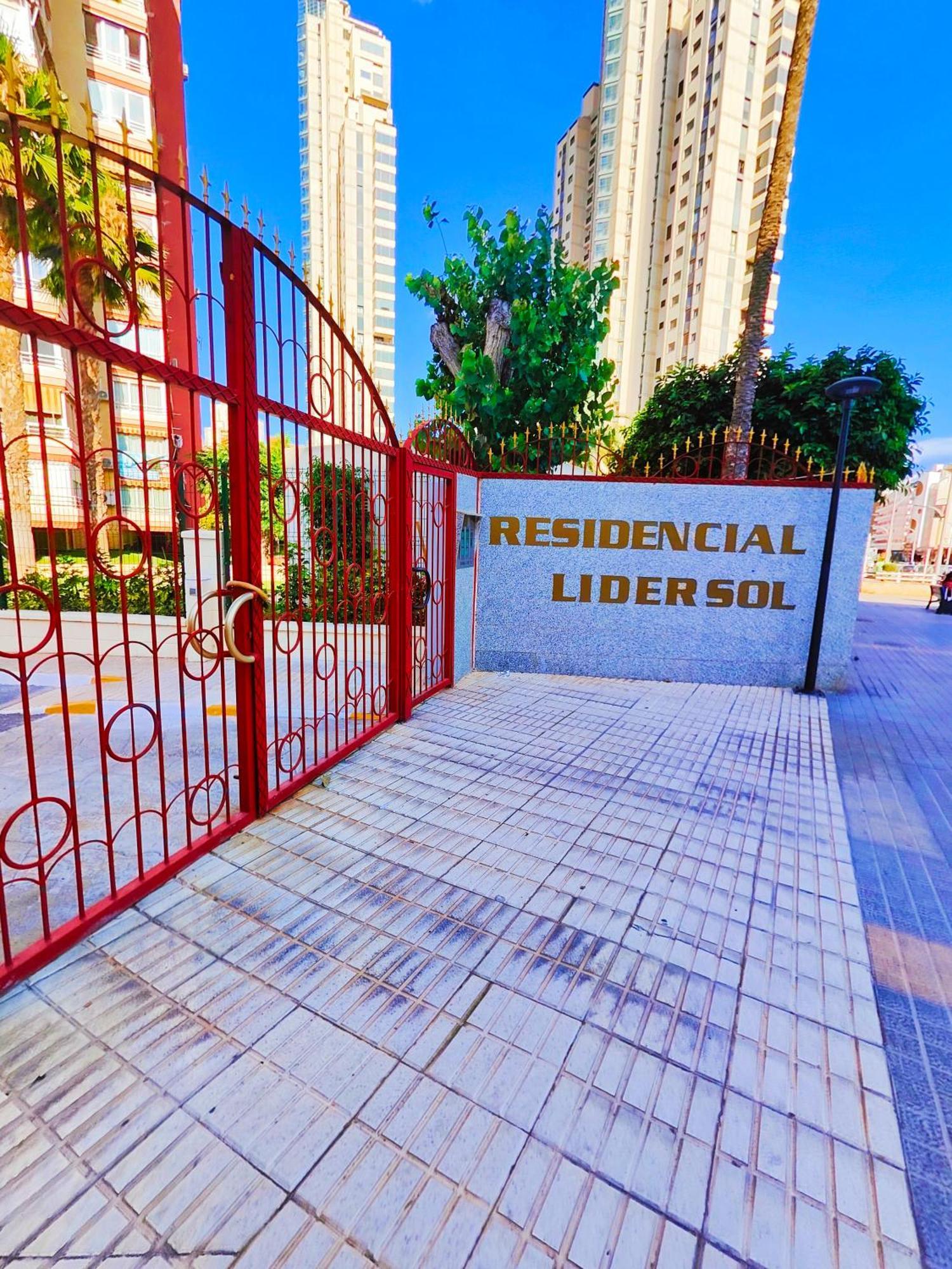 Luxury Lidersol Apartment Benidorm Bagian luar foto