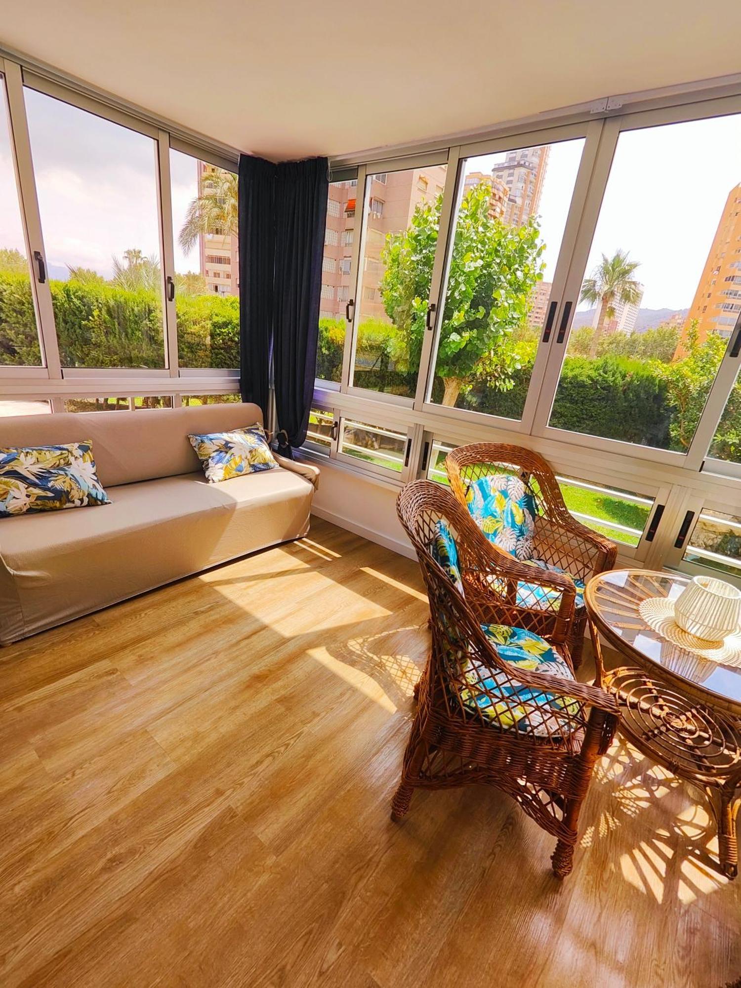 Luxury Lidersol Apartment Benidorm Bagian luar foto