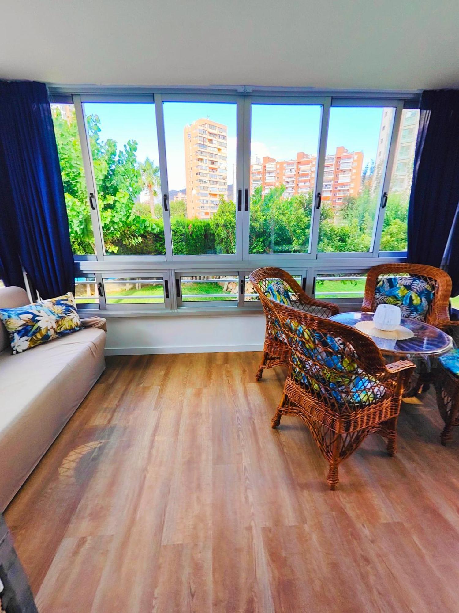Luxury Lidersol Apartment Benidorm Bagian luar foto