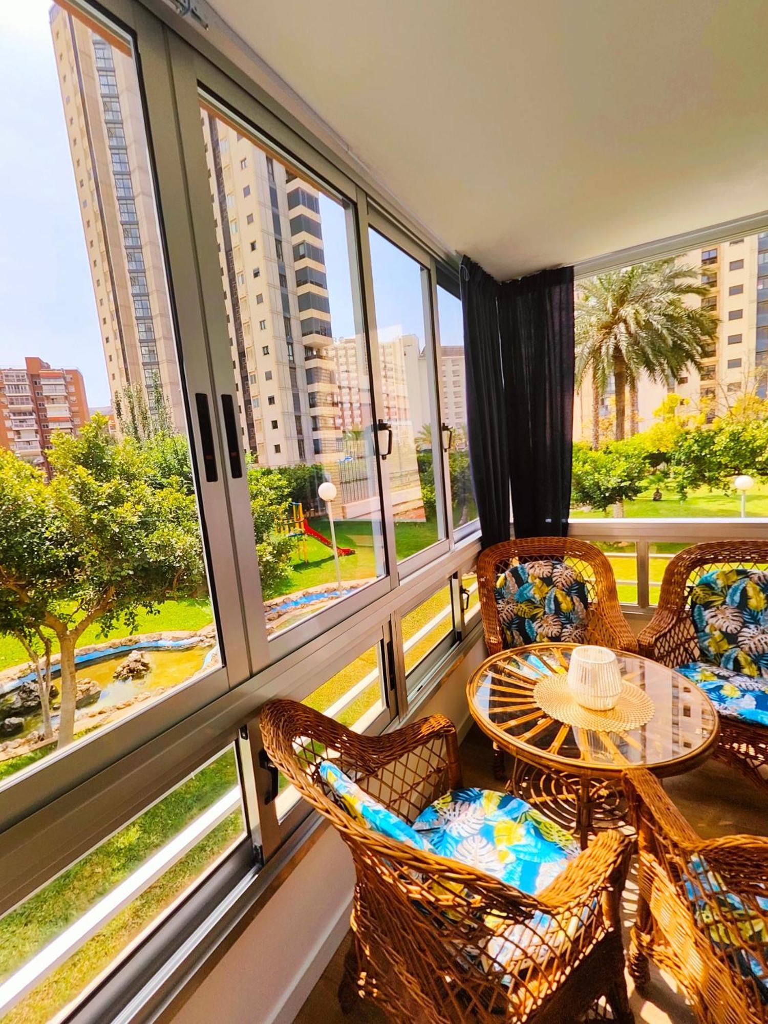 Luxury Lidersol Apartment Benidorm Bagian luar foto