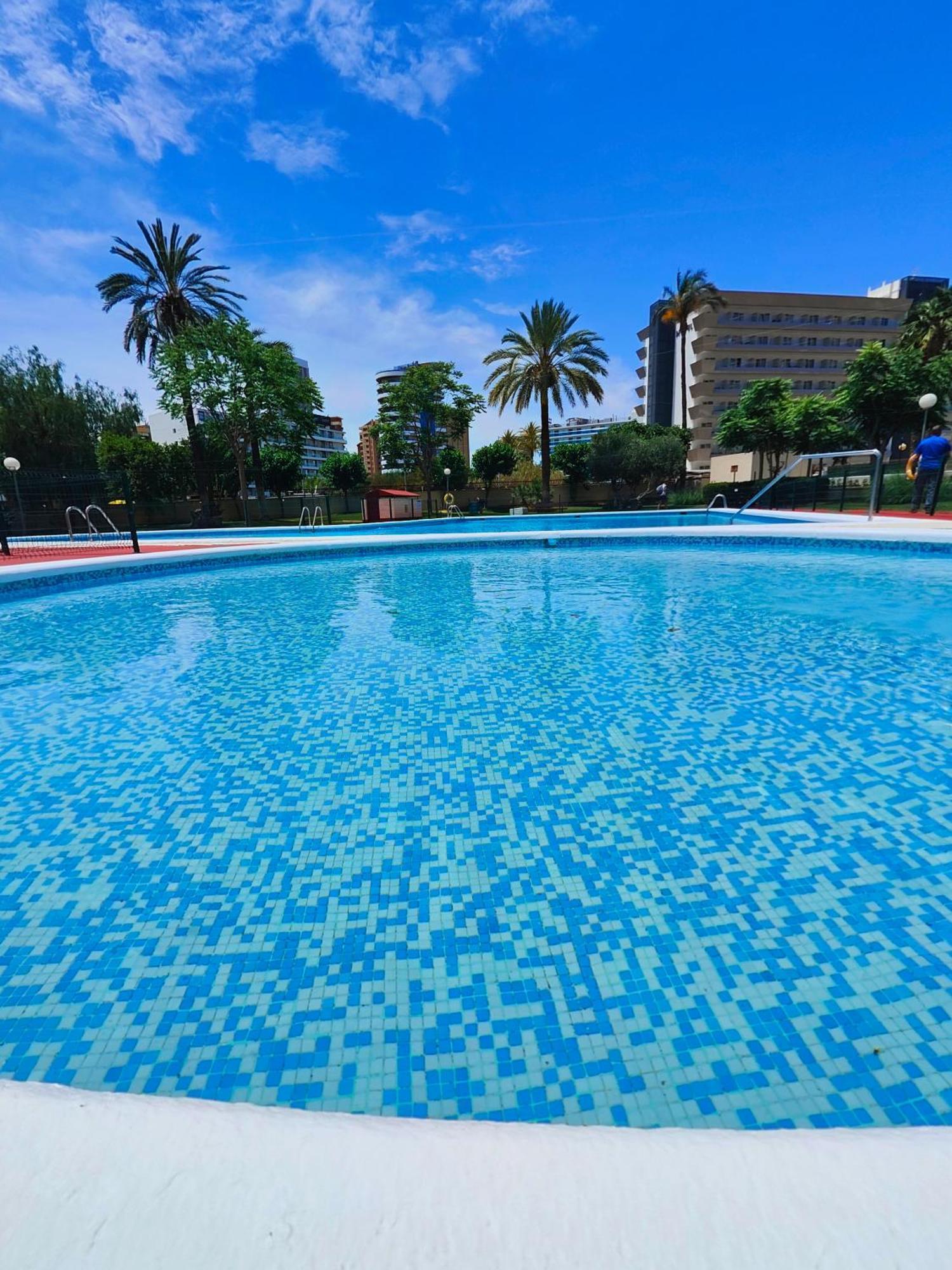 Luxury Lidersol Apartment Benidorm Bagian luar foto