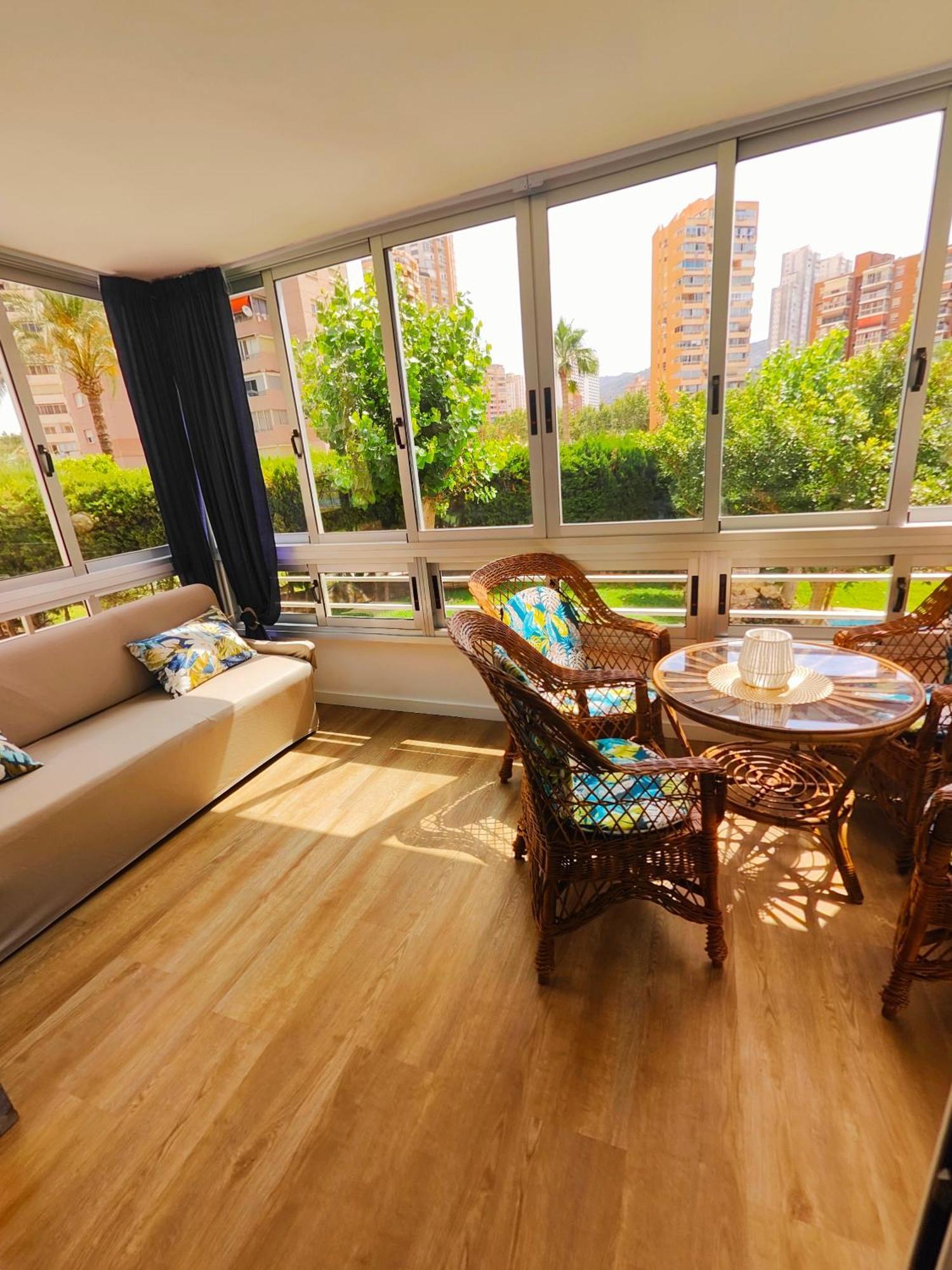 Luxury Lidersol Apartment Benidorm Bagian luar foto