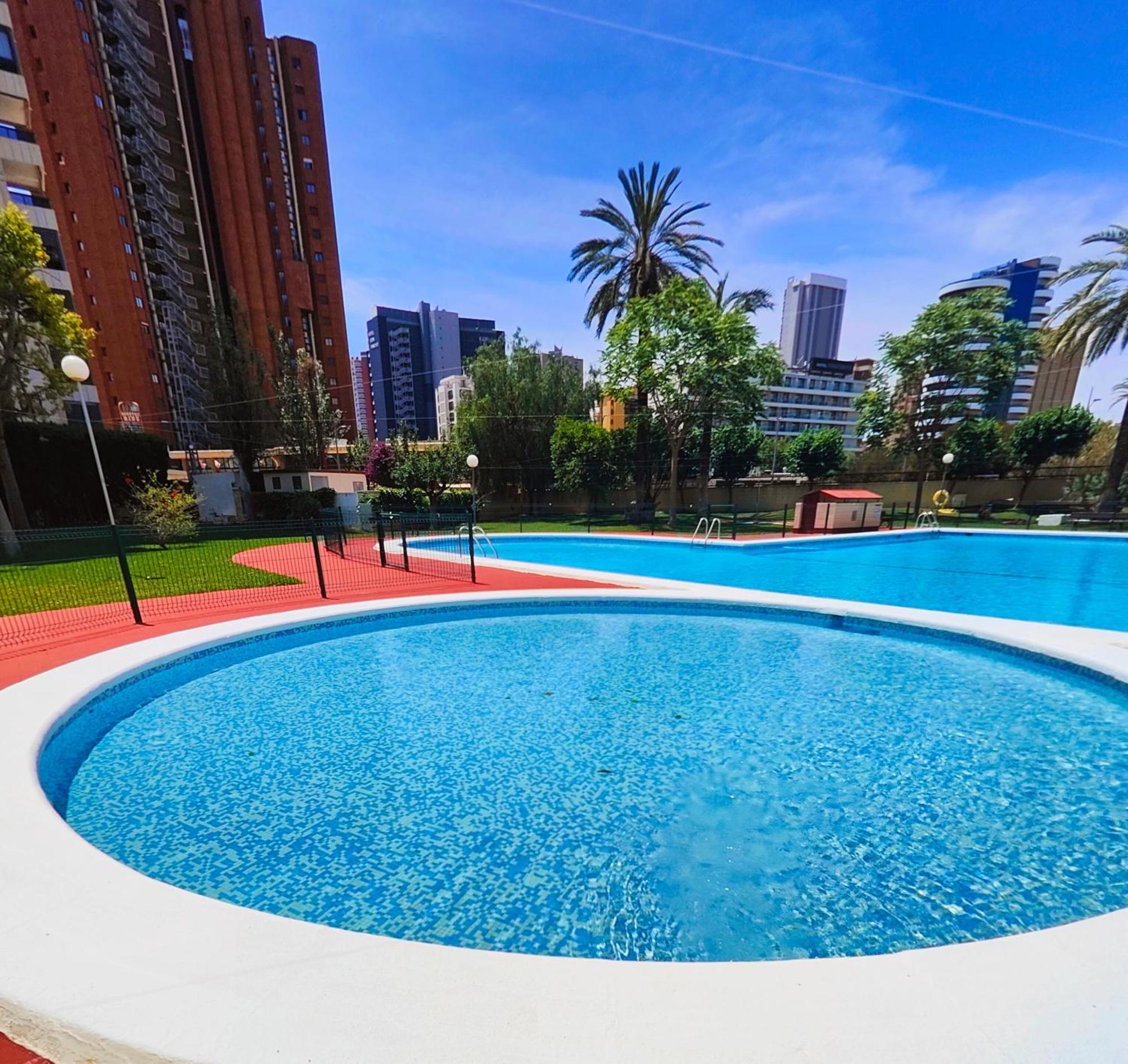 Luxury Lidersol Apartment Benidorm Bagian luar foto