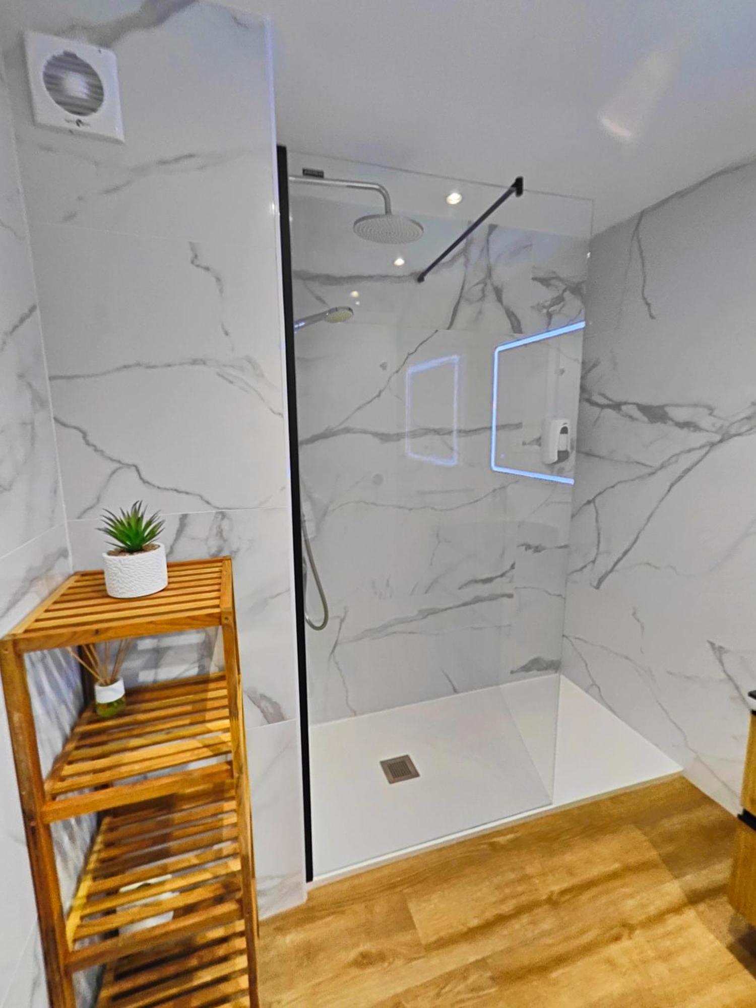 Luxury Lidersol Apartment Benidorm Bagian luar foto