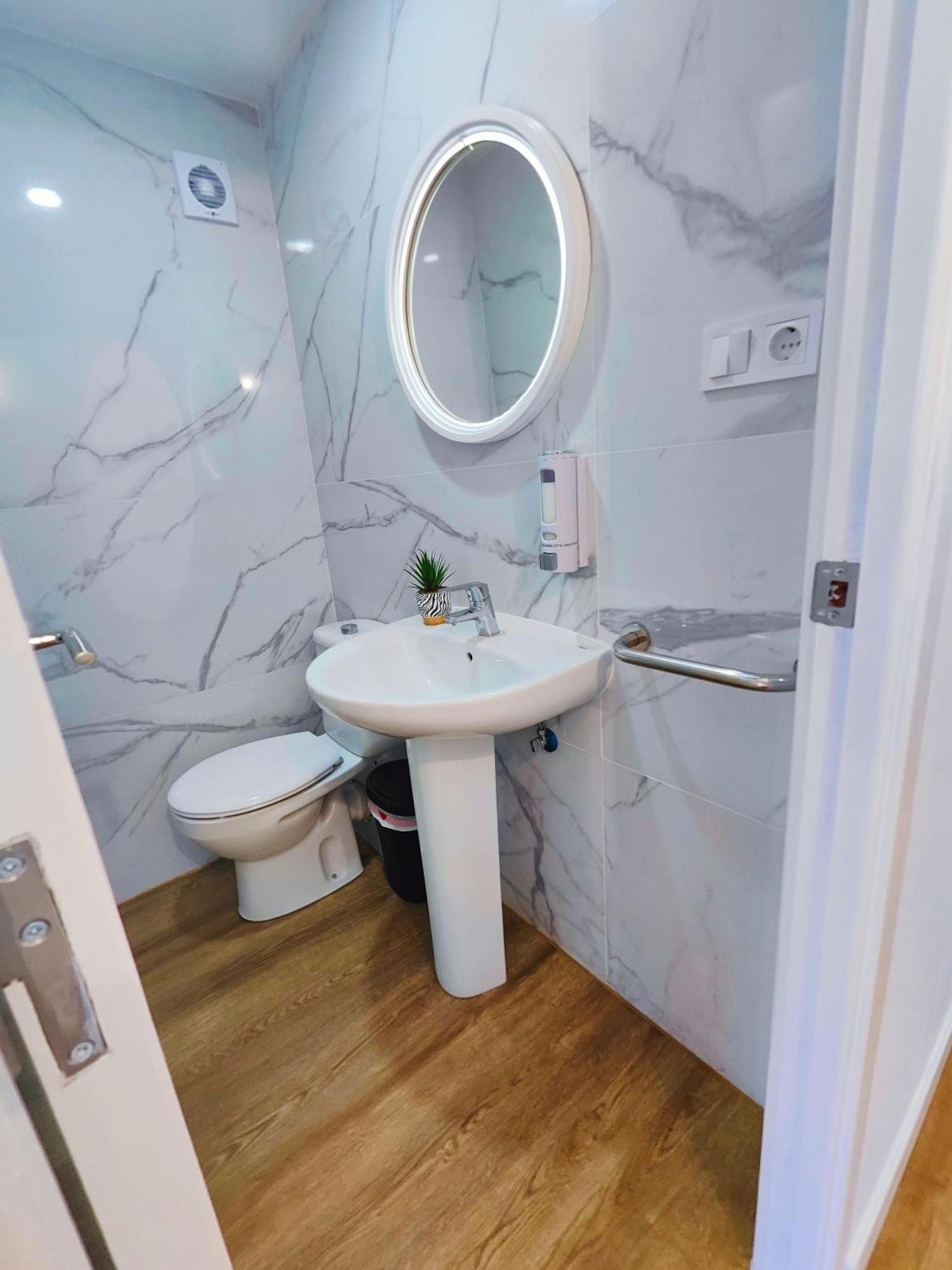 Luxury Lidersol Apartment Benidorm Bagian luar foto