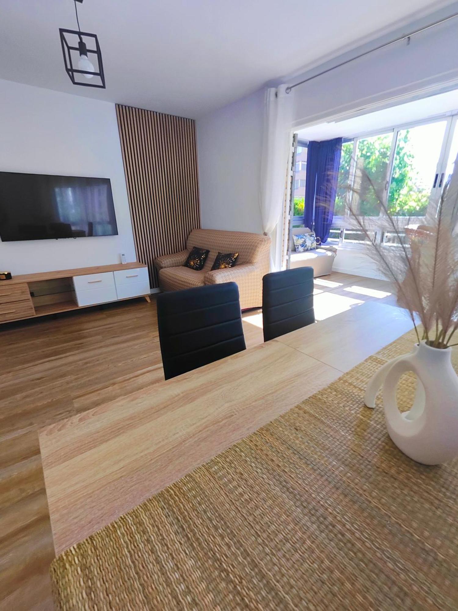 Luxury Lidersol Apartment Benidorm Bagian luar foto
